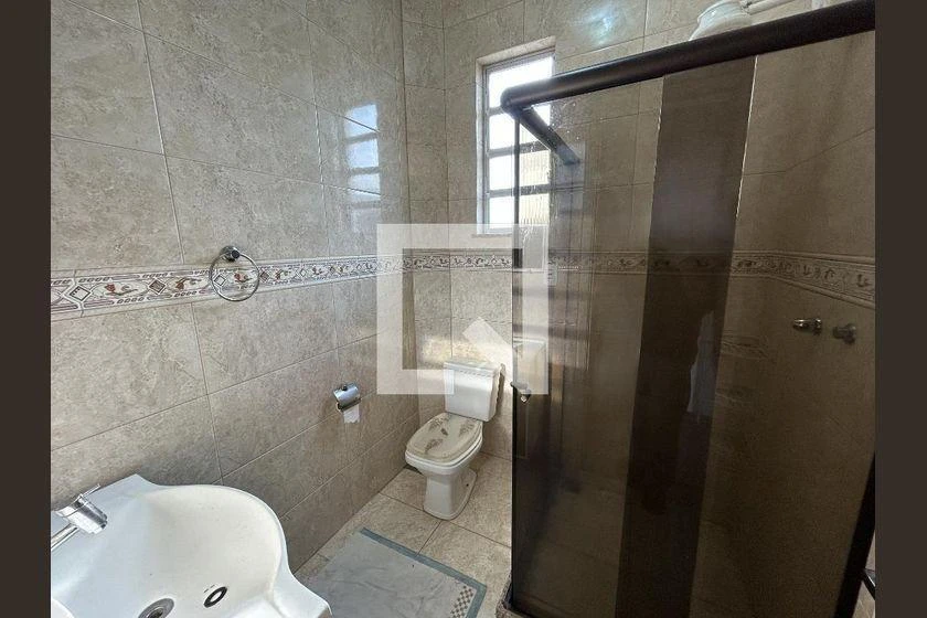 Apartamento com piso de madeira ou laminado, Pilares — photo 32