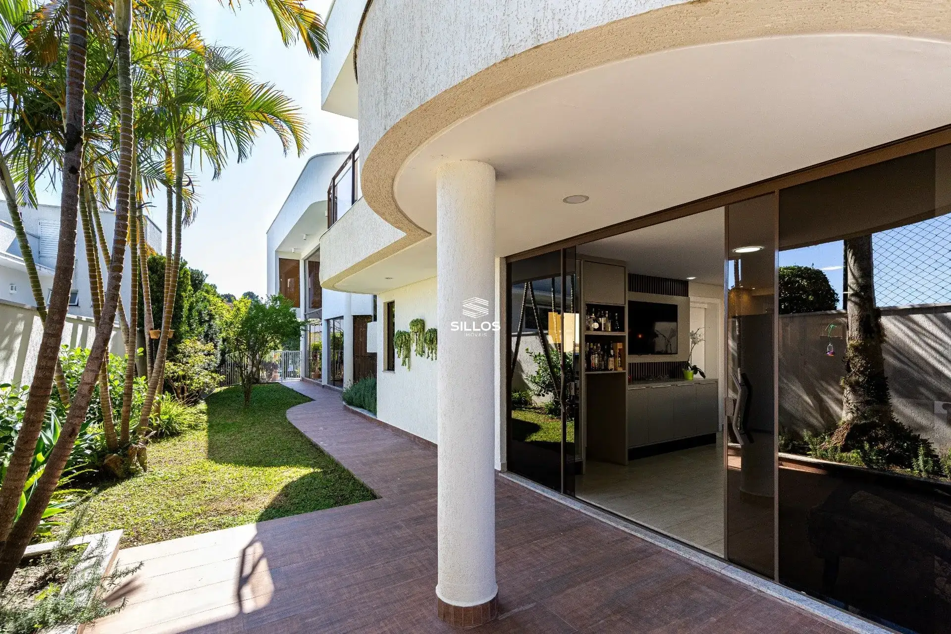 House with 4 bedrooms, 8 parking spaces in a condo — photo 21