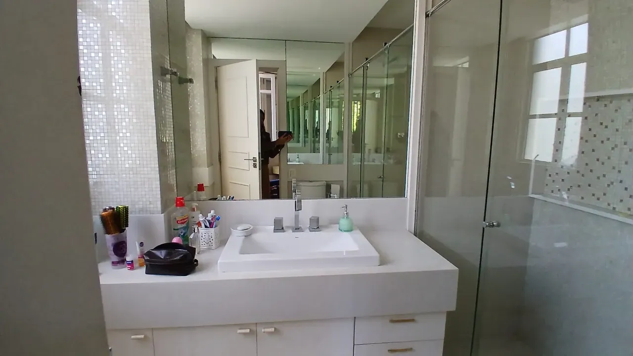 Furnished 3-bedroom apartment with 230 m² and no parking — photo 6