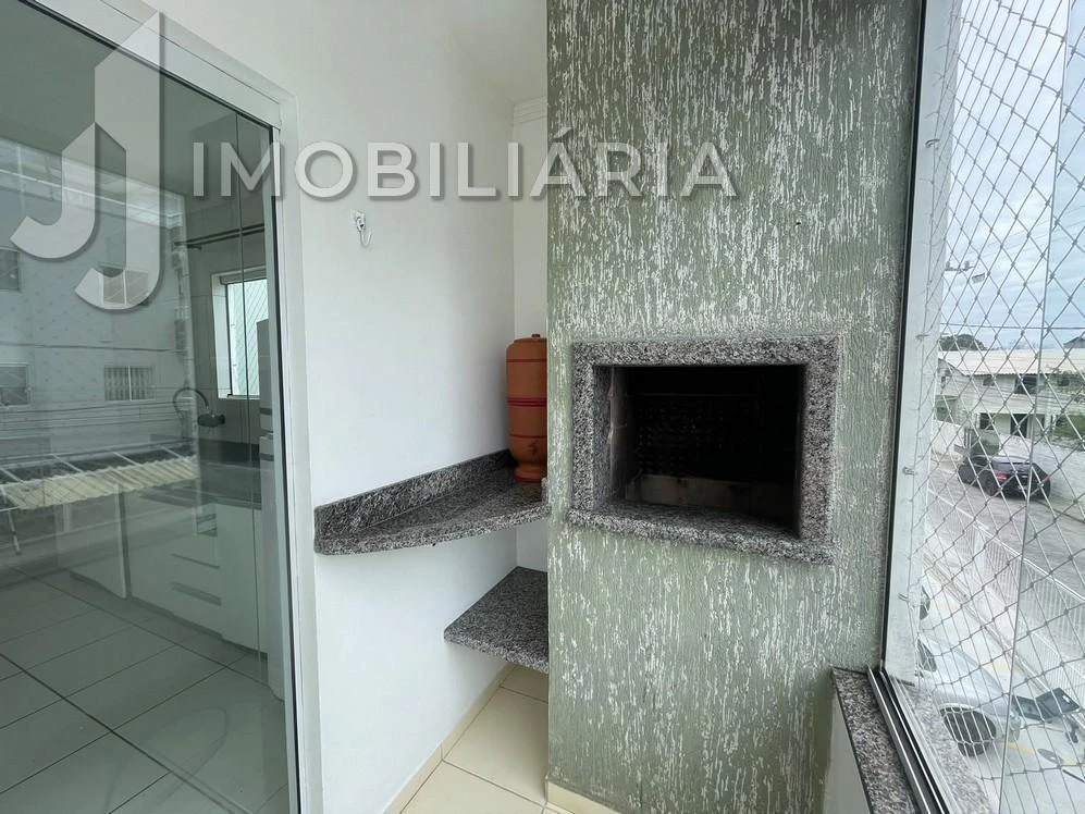 Glass-enclosed balcony in a 3-bedroom apartment, 90 m² — photo 17