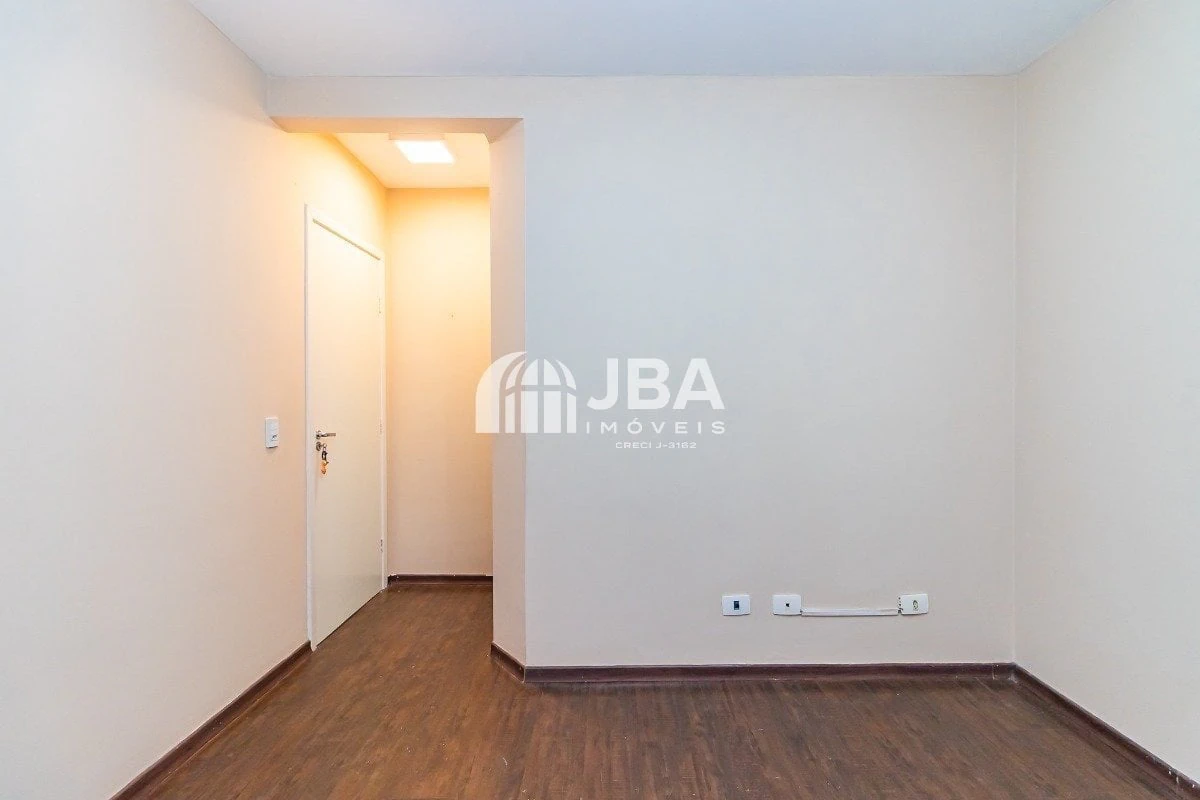 Glass-enclosed balcony in a 3-bedroom house, 85 m² — photo 22