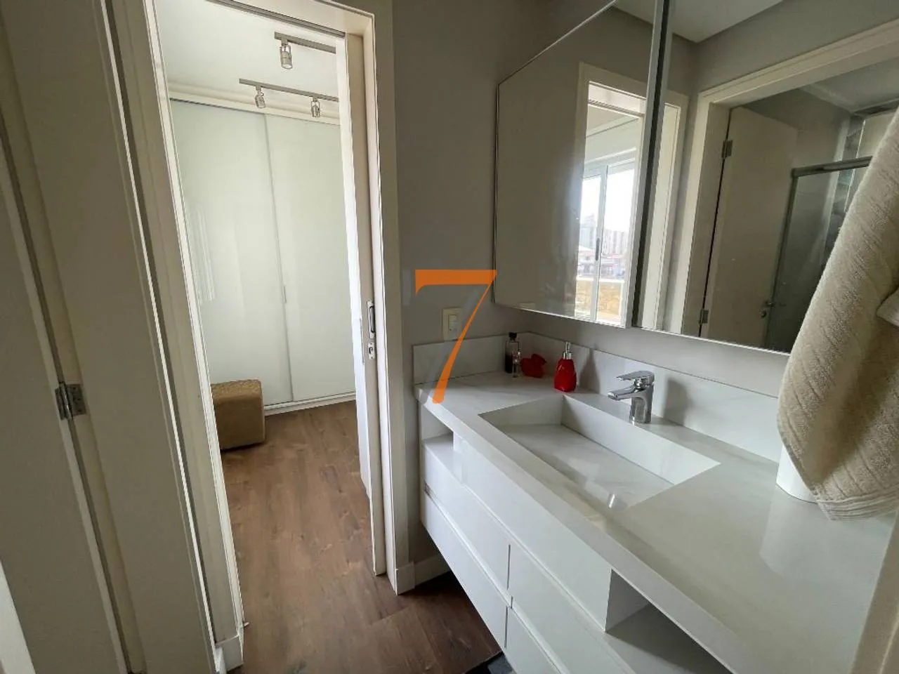 Furnished penthouse with 2 en-suite bedrooms and 210 m² — photo 55
