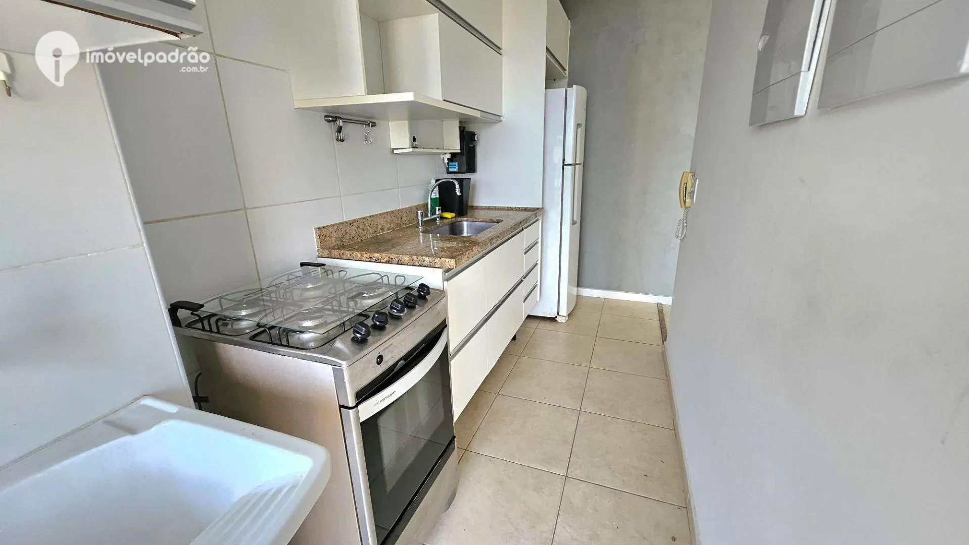 Furnished 2-bedroom apartment with enclosed balcony — photo 12