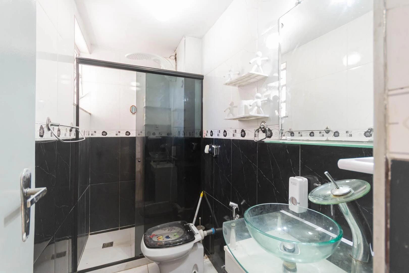 2-bedroom apartment with open-plan gas kitchen — photo 13