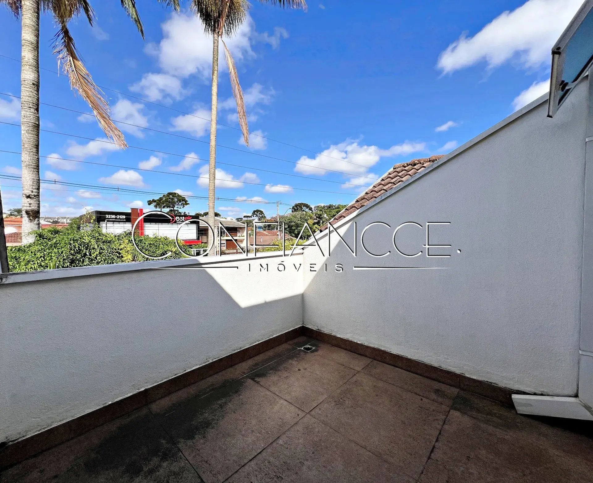5-bedroom house with 1 suite, 4 parking spaces, 460 m² — photo 24