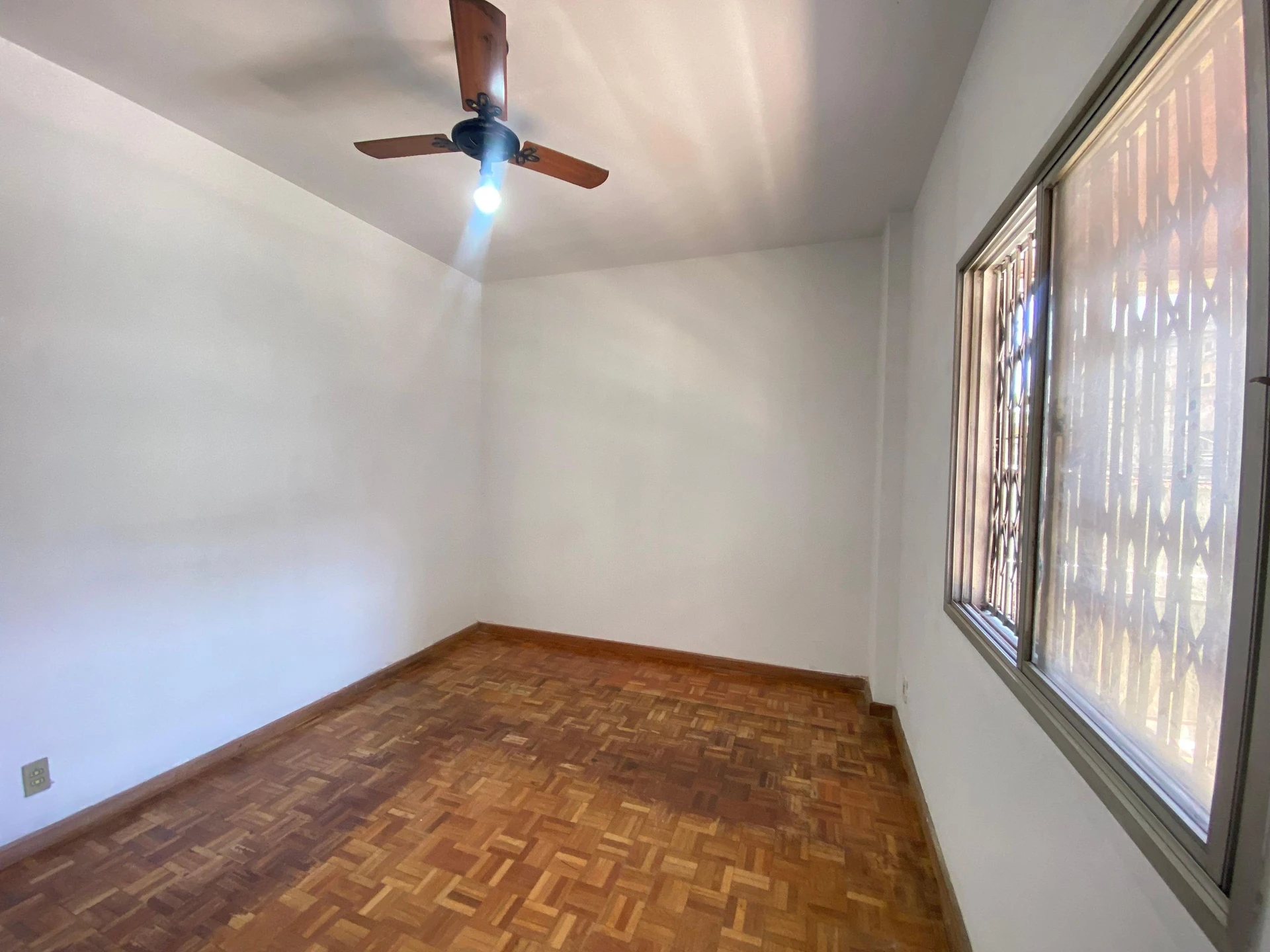 Apartment, 92 m², with wood or laminate floors — photo 5