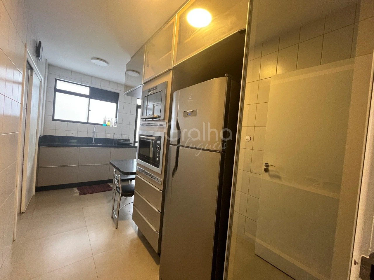 Apartamento com piso de madeira ou laminado, Centro — photo 13