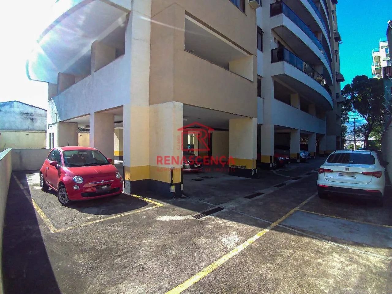 Apartamento com 2 quartos e varanda com área de lavanderia — photo 23
