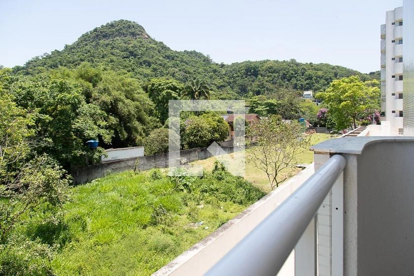 One-bedroom apartment with a mountain view — photo 21