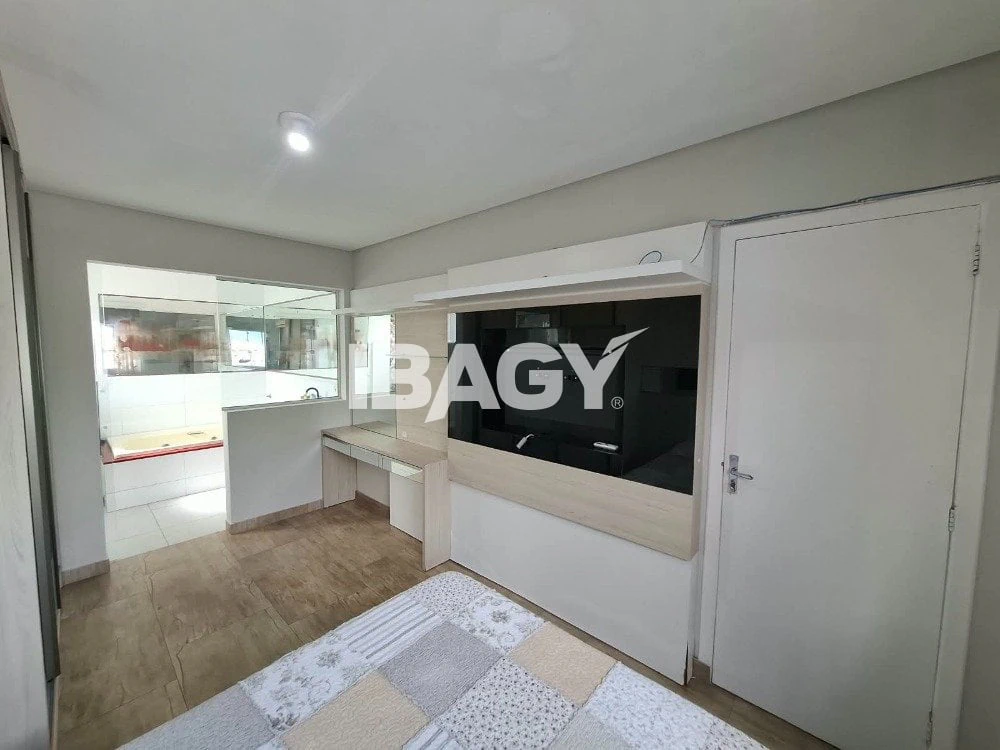 3-bedroom house with a private pool — photo 21