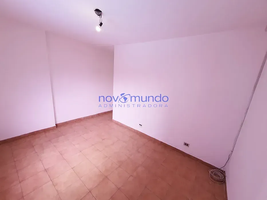 Two-bedroom apartment with balcony and 1 parking spot — photo 13