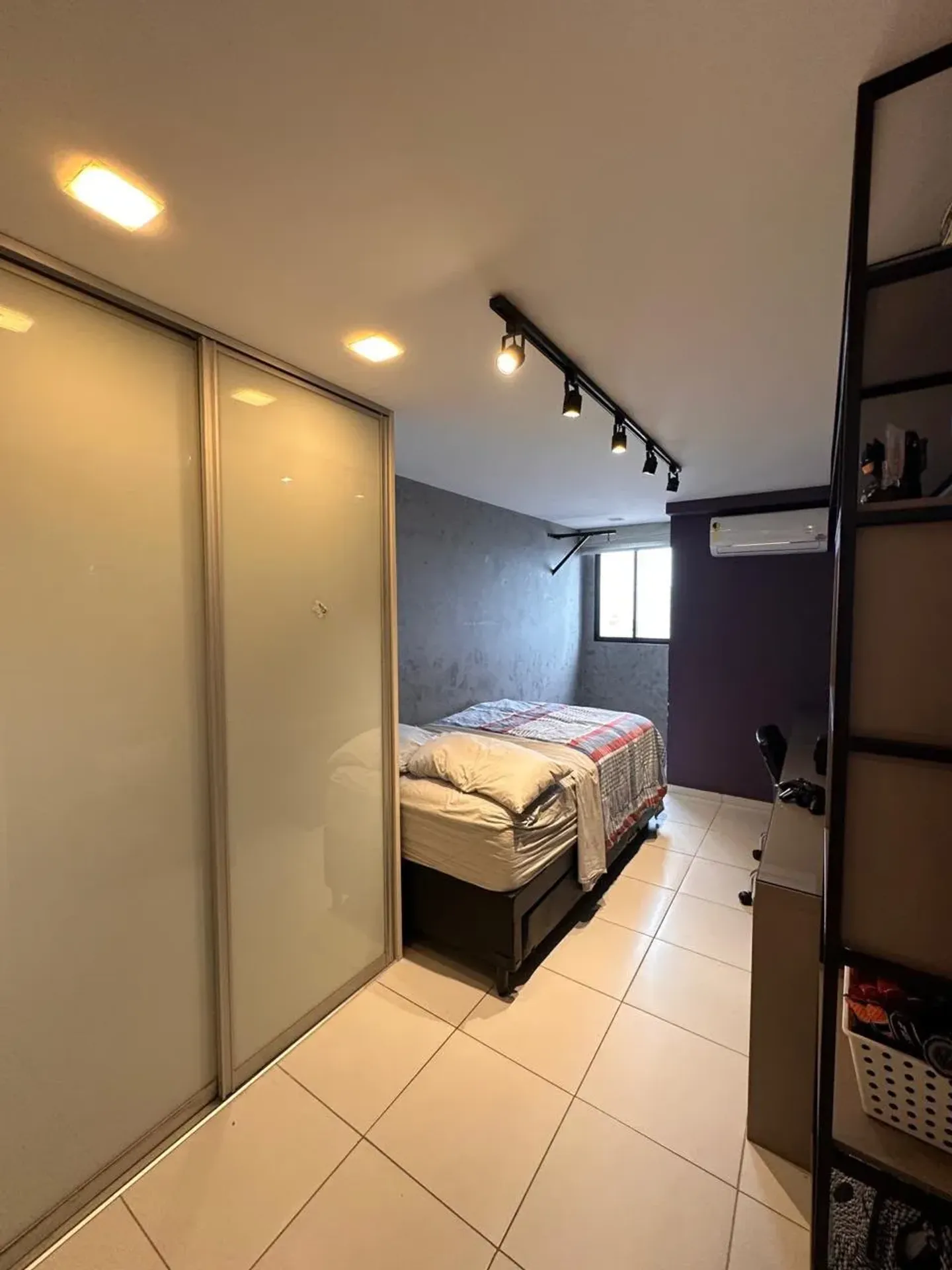 Furnished 180 m² apartment with 3 en-suites and balcony — photo 13