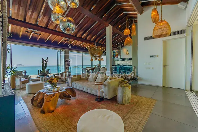 Furnished house with 5 bedrooms and an open-plan kitchen — photo 11
