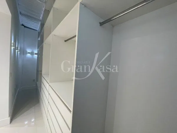 One-bedroom apartment in a building with a sauna — photo 16