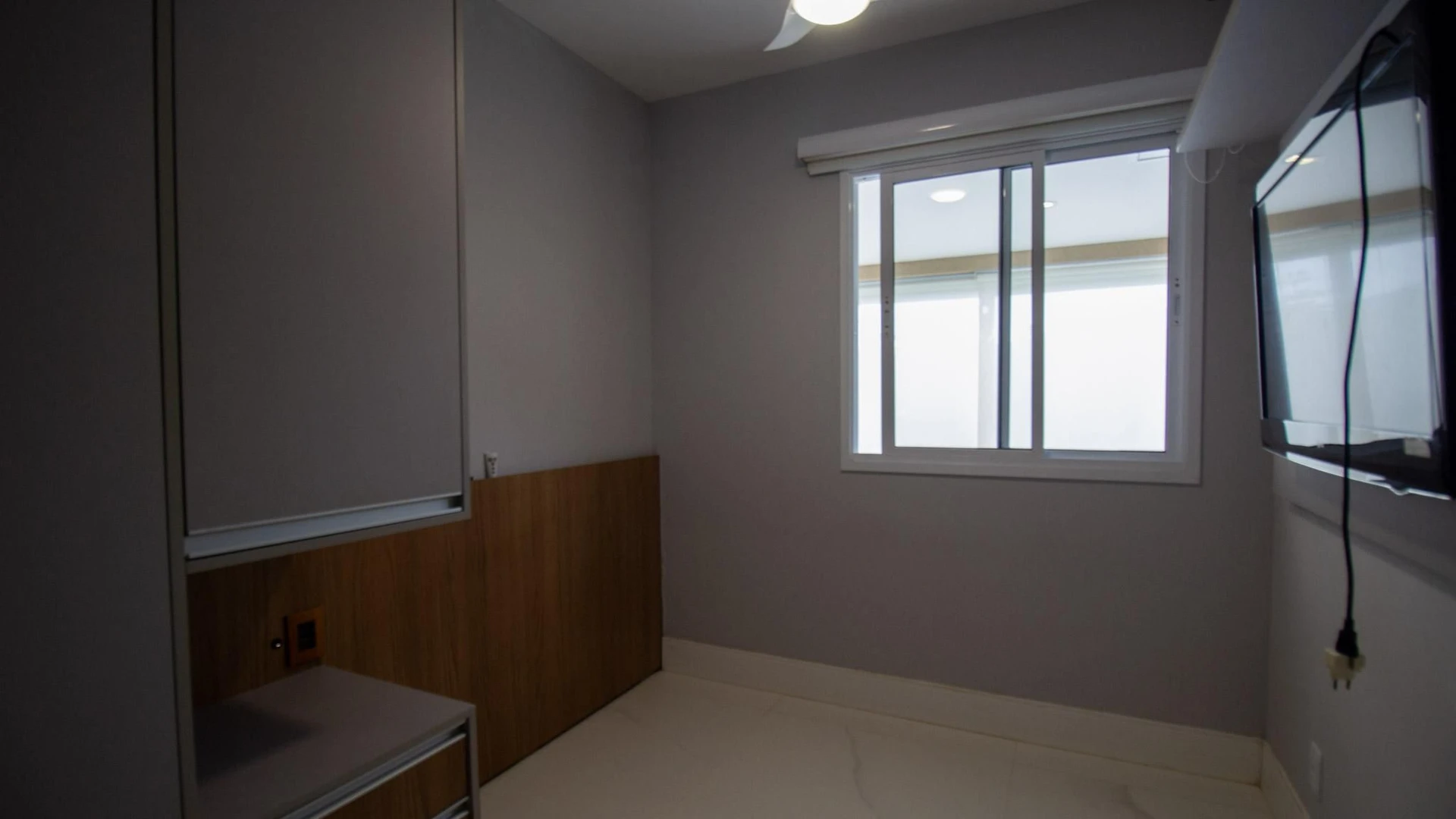 Casa de 3 dormitorios con balcón cerrado con vidrio — photo 24