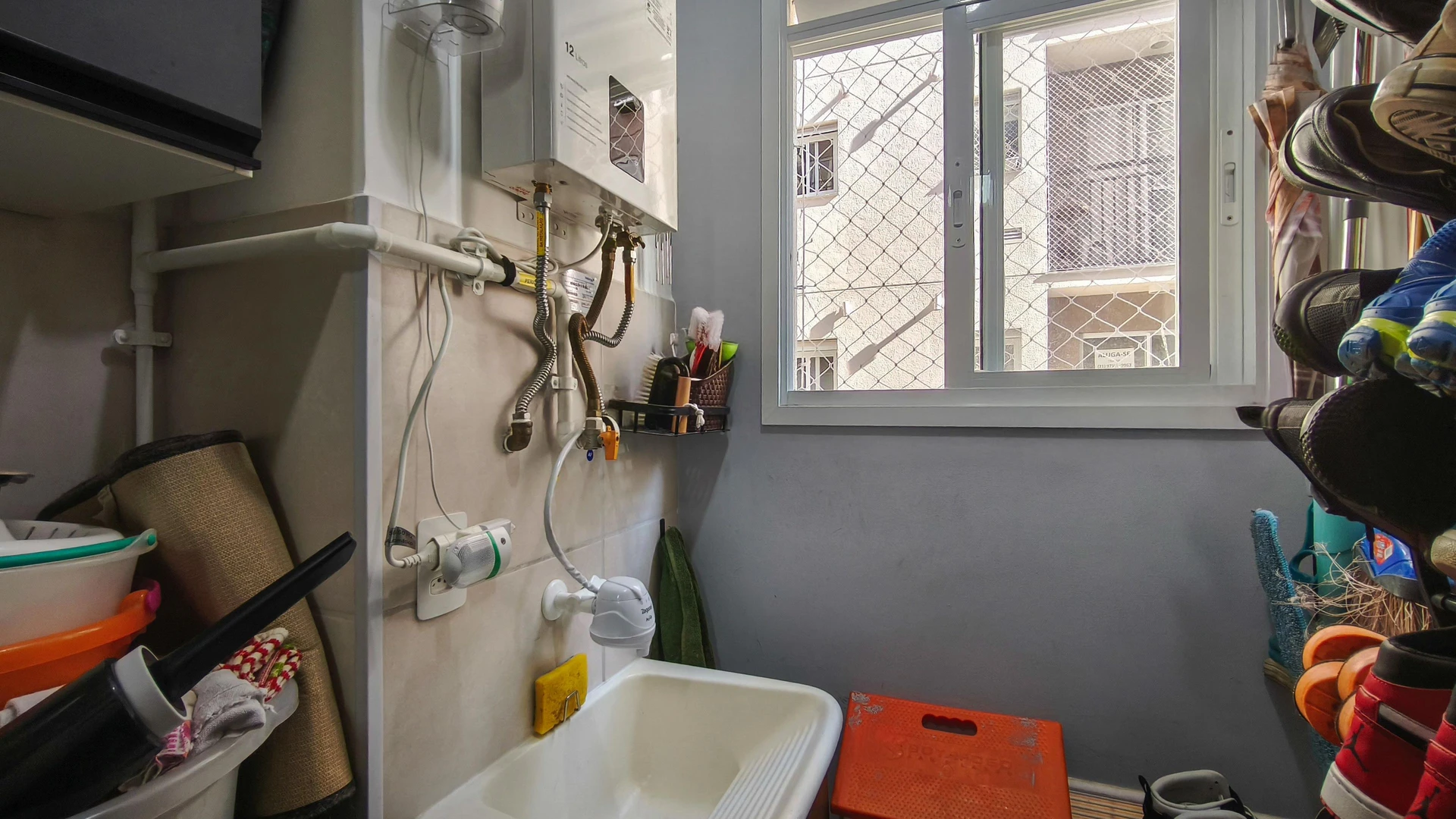 Home office in a one-bedroom apartment, 32 m² — photo 50