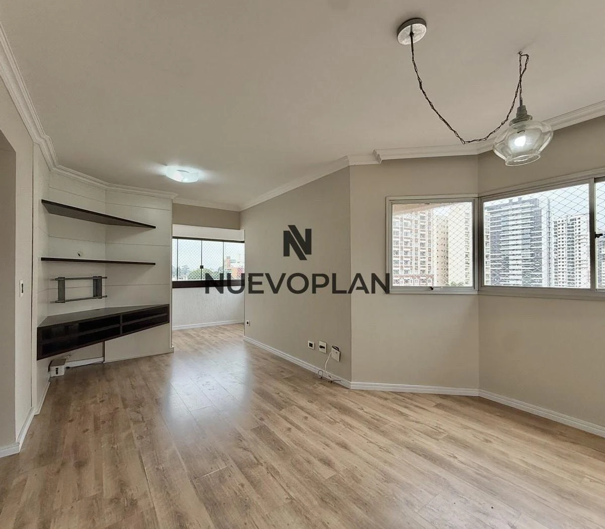 Floor-to-ceiling windows in a 3-bedroom apartment, 77 m² — photo 5