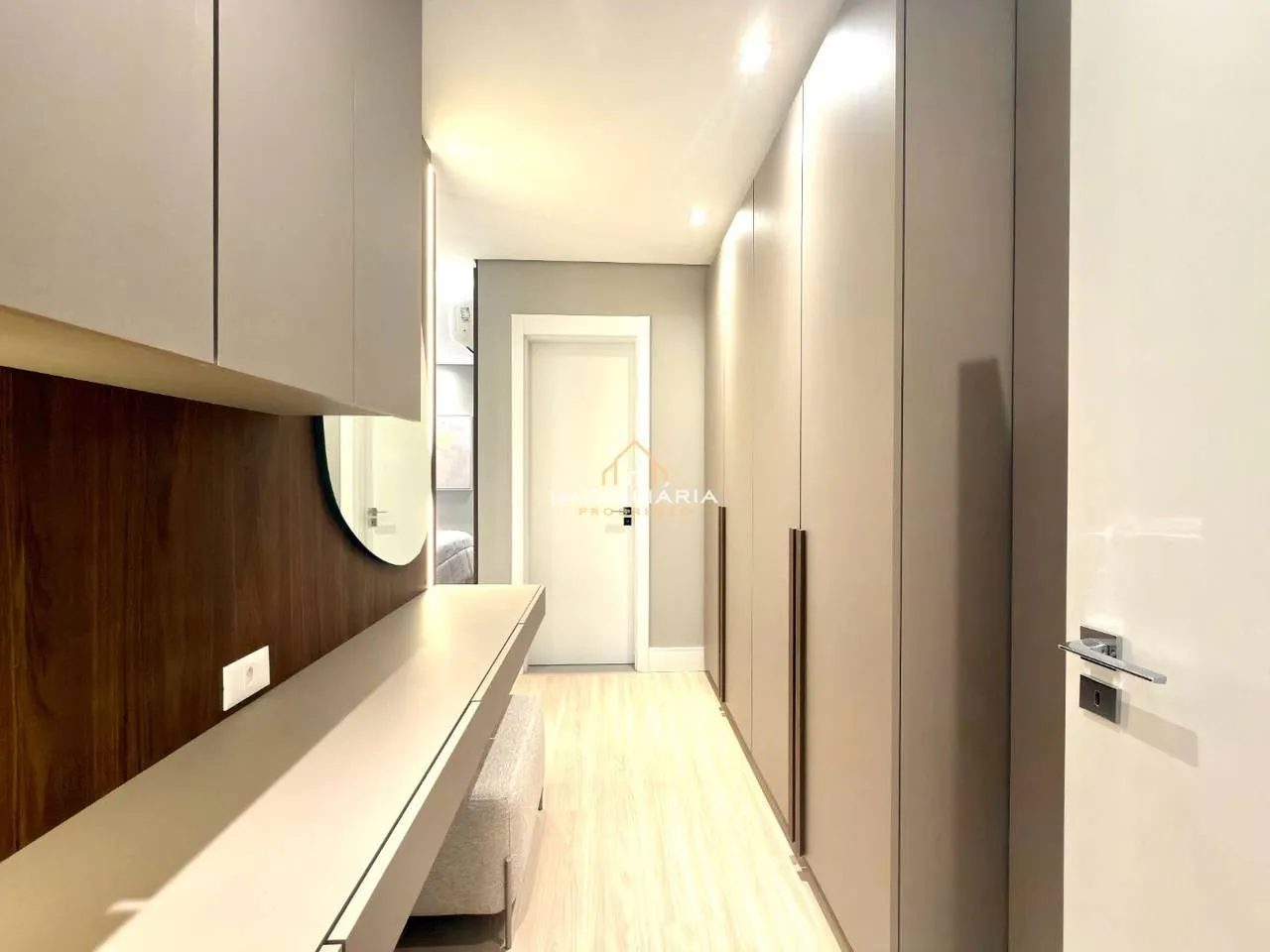 Floor-to-ceiling windows in a 3-bedroom apartment, 138 m² — photo 83