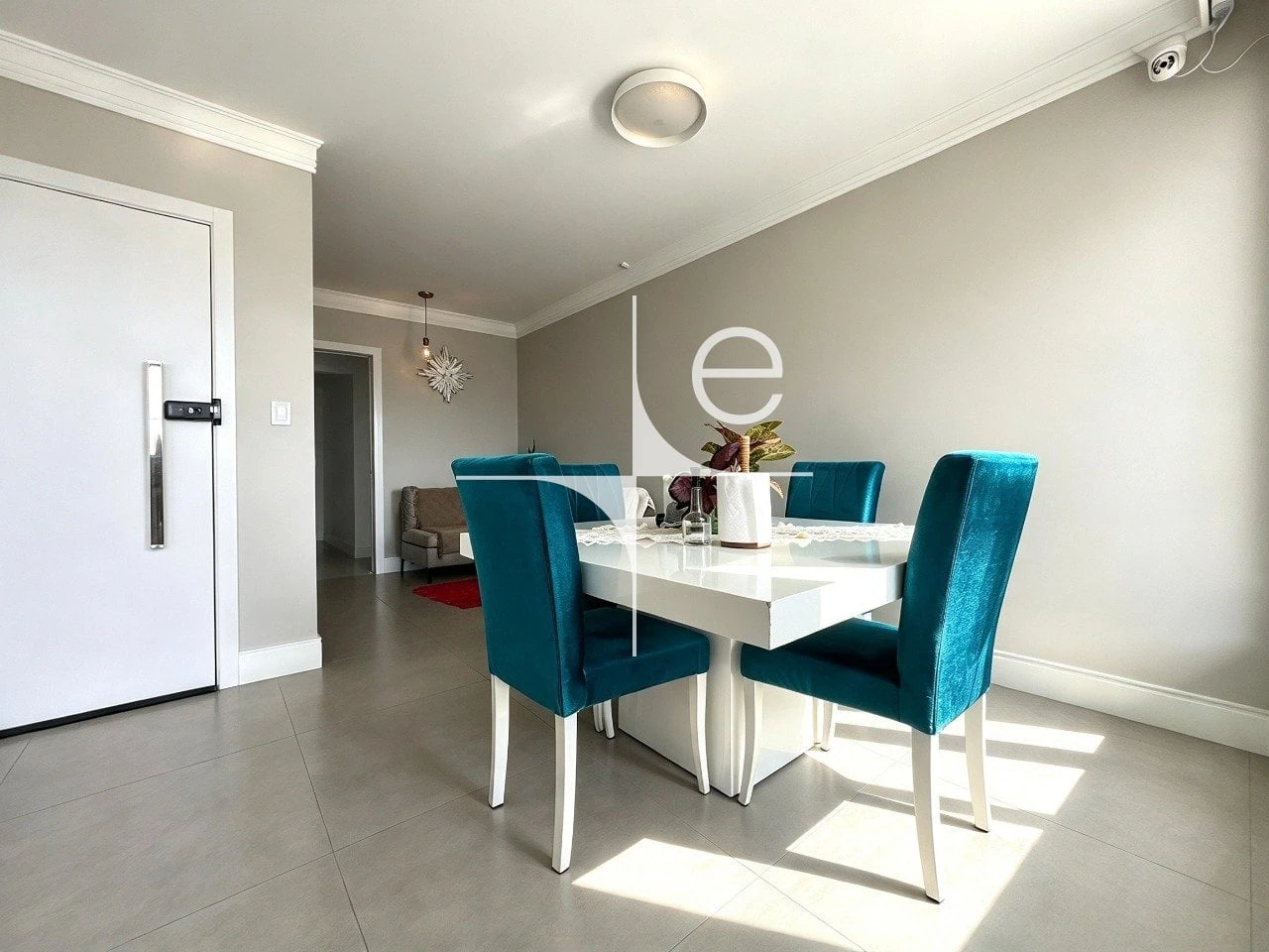 Furnished apartment, 184 m², with floor-to-ceiling windows — photo 19