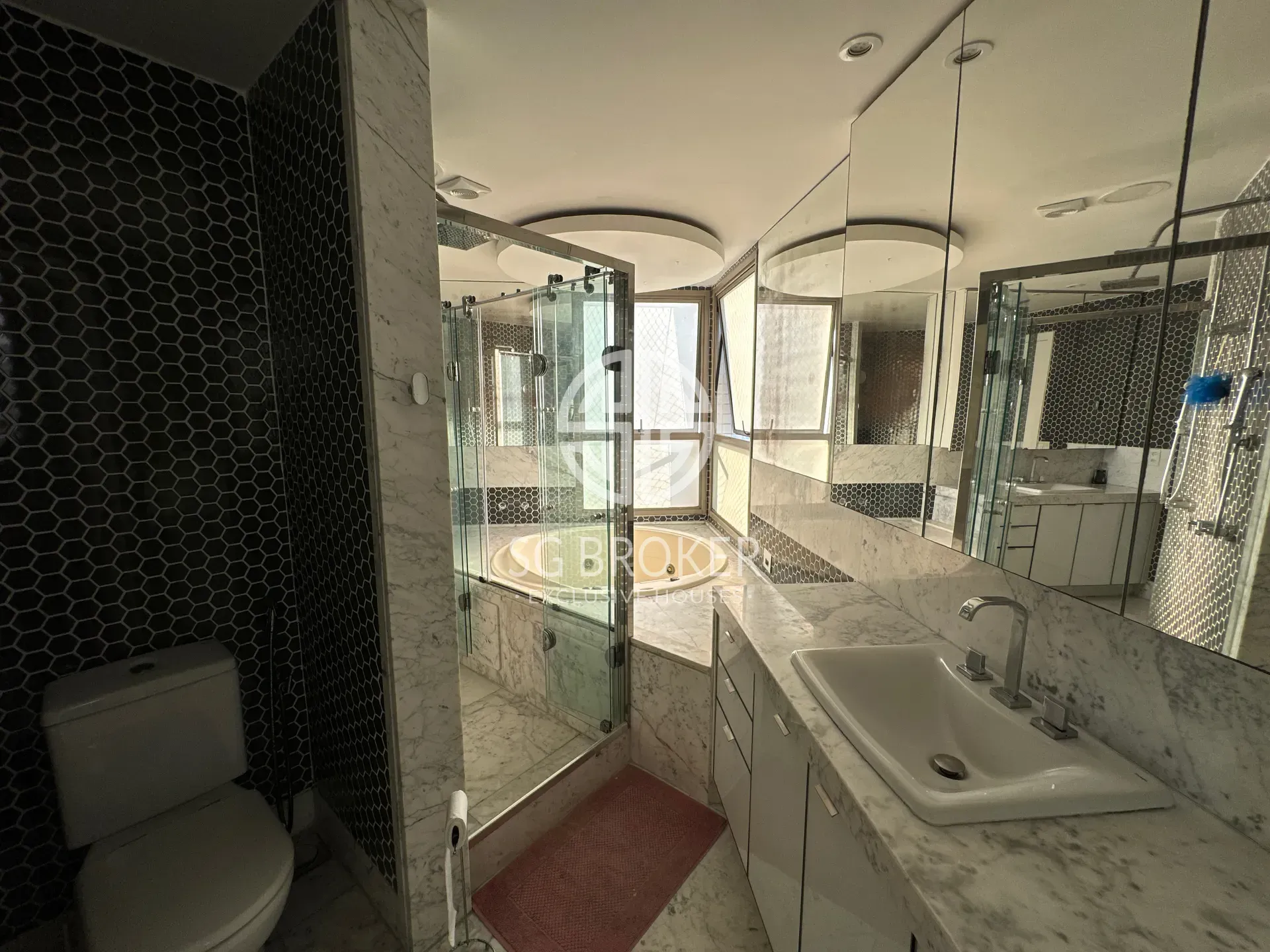 Furnished apartment with open-plan kitchen and 4 bedrooms — photo 60