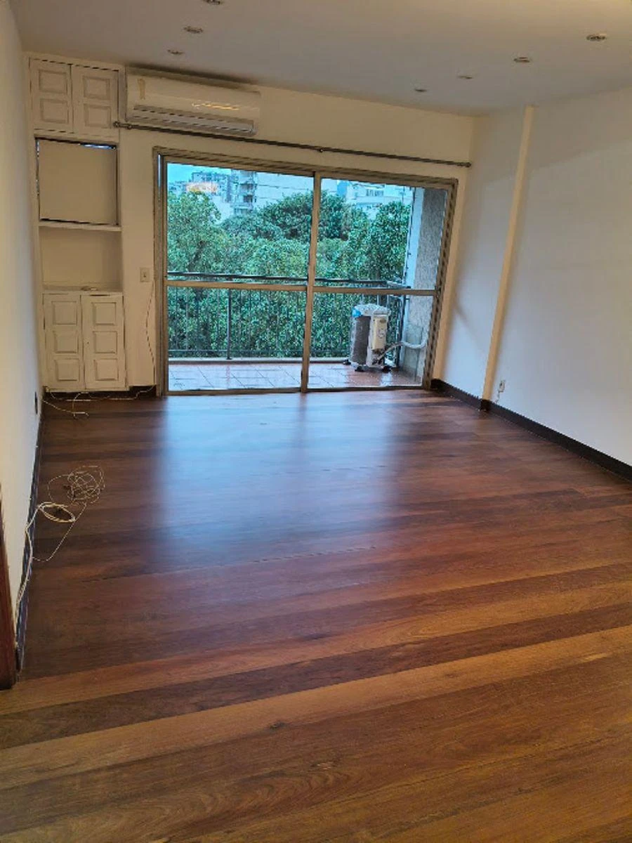 3 quartos e janelas do piso ao teto: apartamento de 110 m²