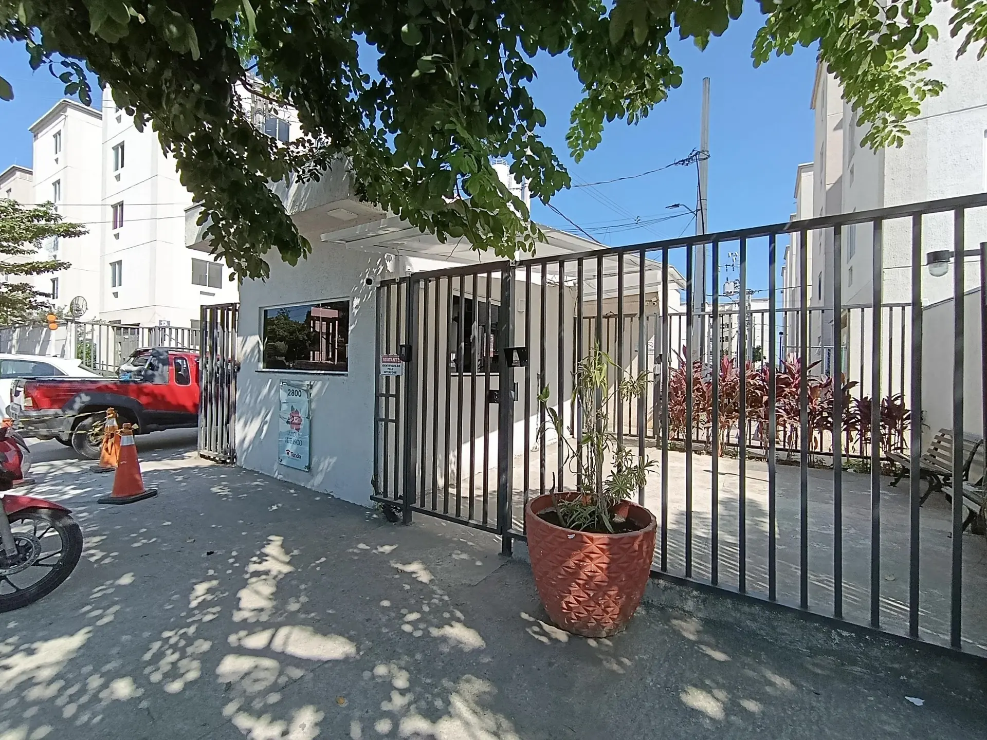 Unfurnished 2-bedroom apartment with 1 bath and 2 parking — photo 40