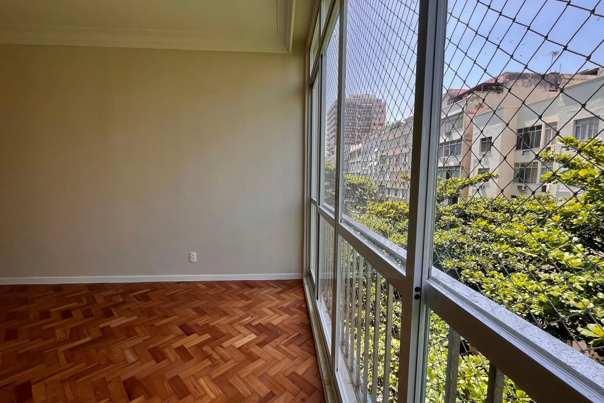 2-bedroom apartment with floor-to-ceiling windows — photo 20