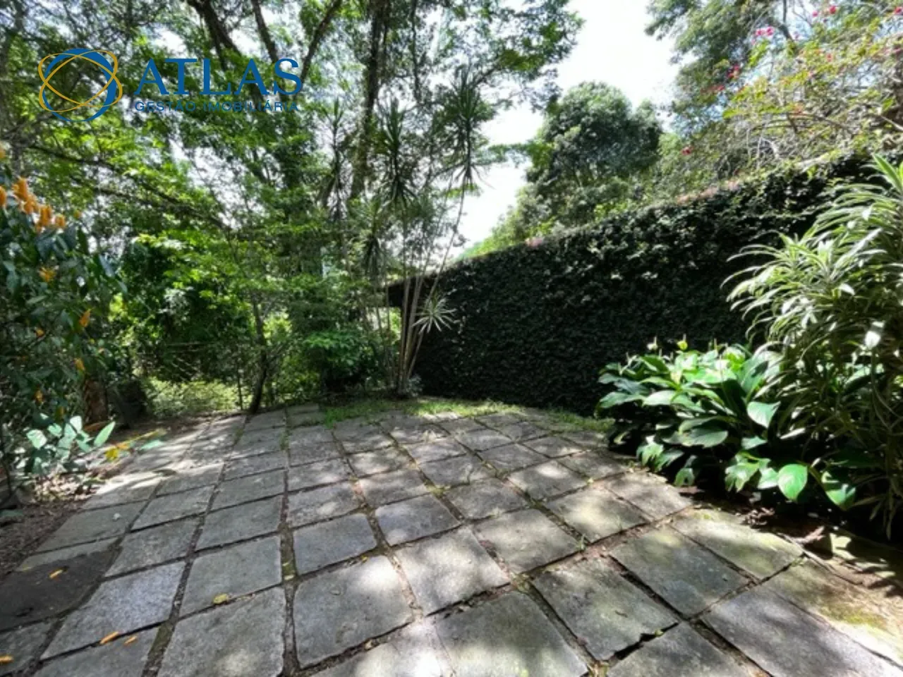 Будинок без меблів з 5 спальнями і 5 ванними, 903 м² — photo 40