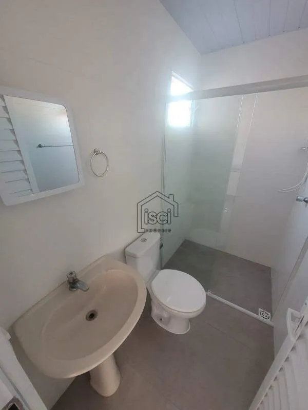 20 m² studio on the 1st floor with balcony and glass shower — photo 4