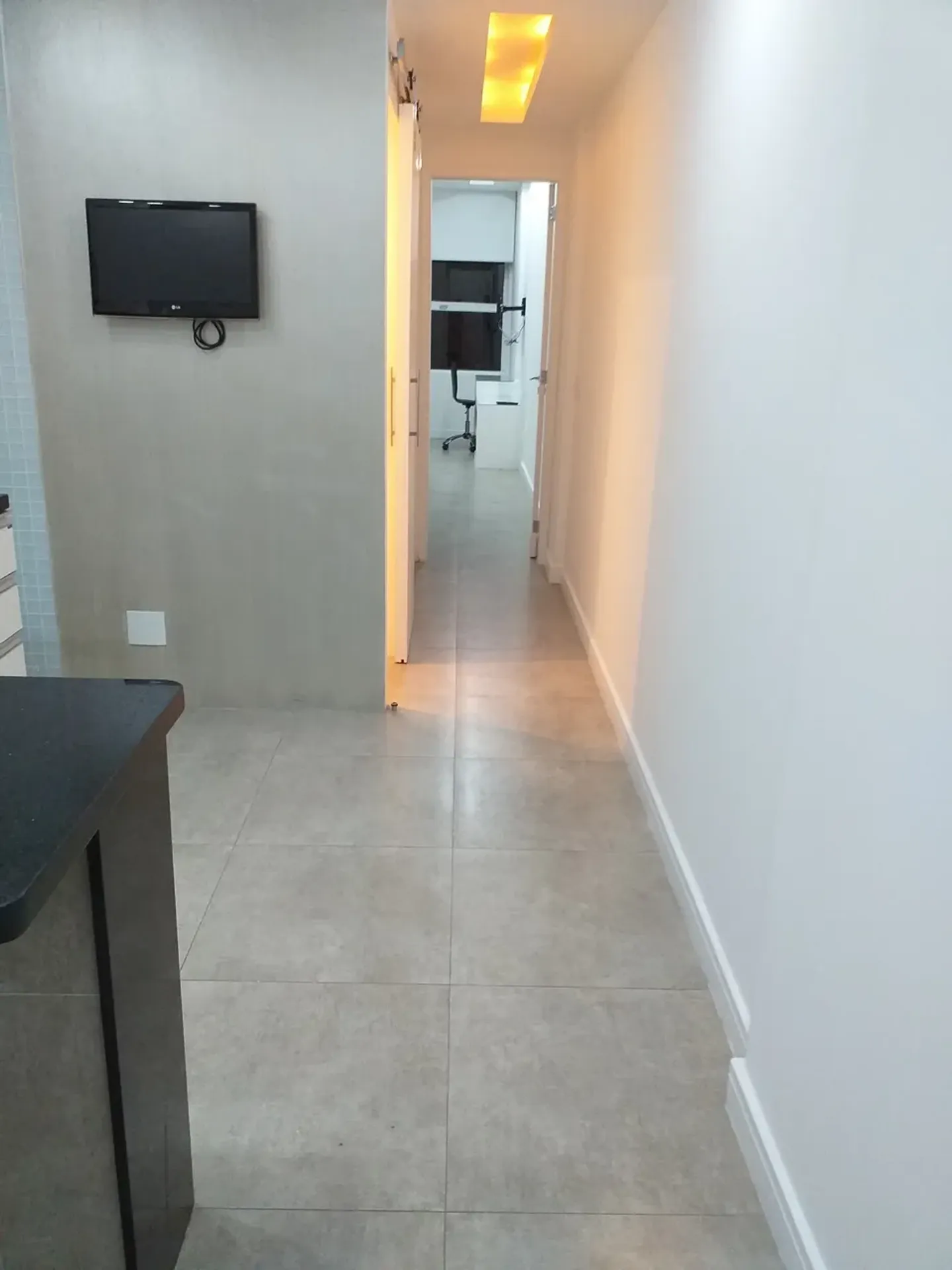 Home office in a one-bedroom apartment, 50 m² — photo 19