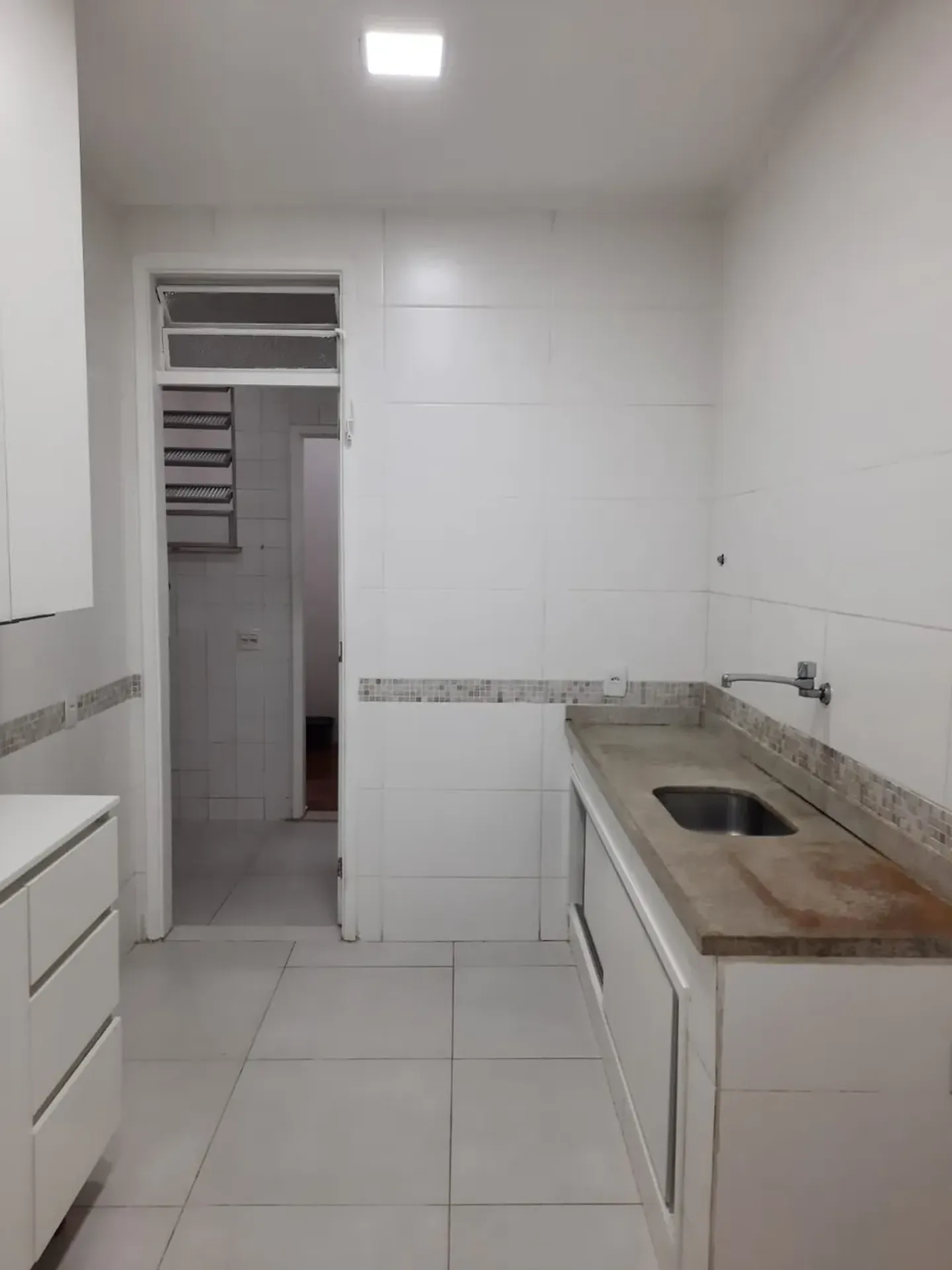 Квартира на 2-му поверсі з дерев'яною підлогою або ламінатом — photo 6