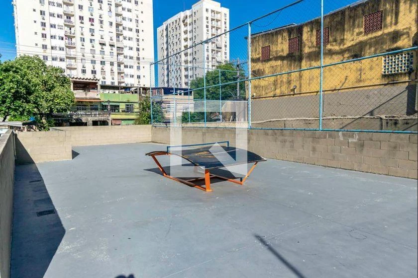 2-bedroom apartment in a building with a pool — photo 36