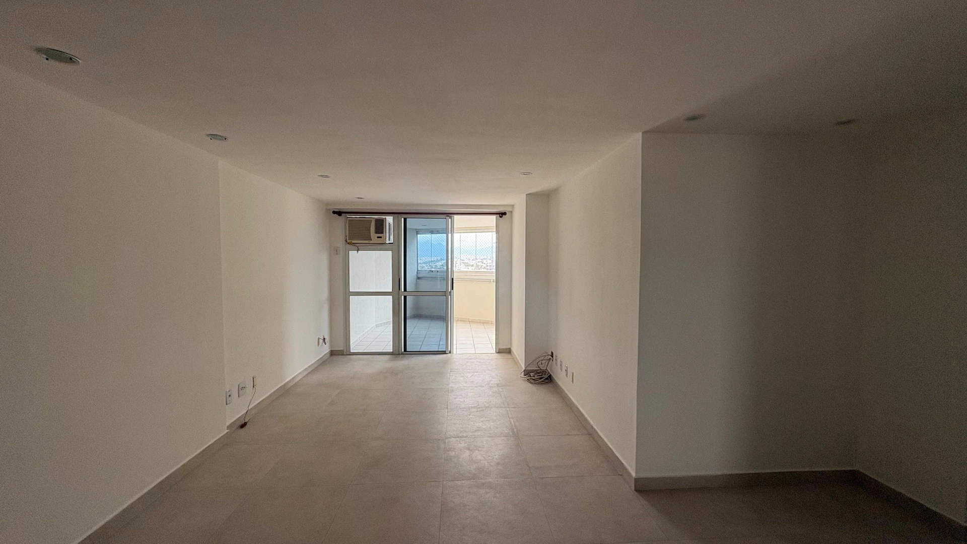 Floor-to-ceiling windows in a 3-bedroom apartment, 105 m² — photo 29