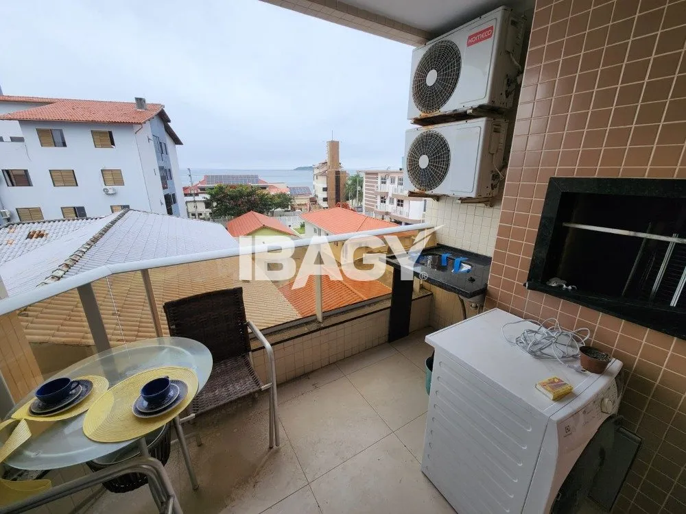 1-bedroom apartment with an open-plan kitchen — photo 15