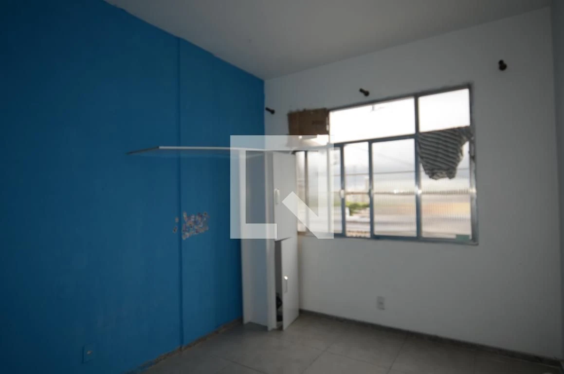 2-bedroom apartment with glass-enclosed shower — photo 23