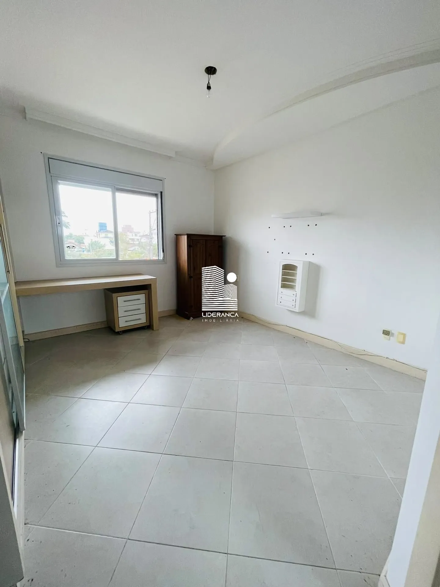 450 m² house with 4 bedrooms and a private garden — photo 22
