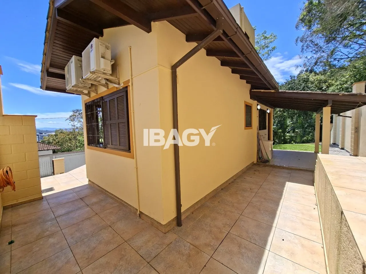 One-bedroom house with a mountain view in Florianópolis — photo 20