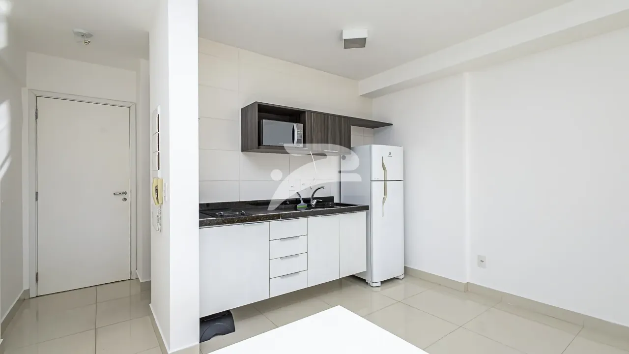 1-bedroom apartment with a balcony and fitted kitchen — photo 5