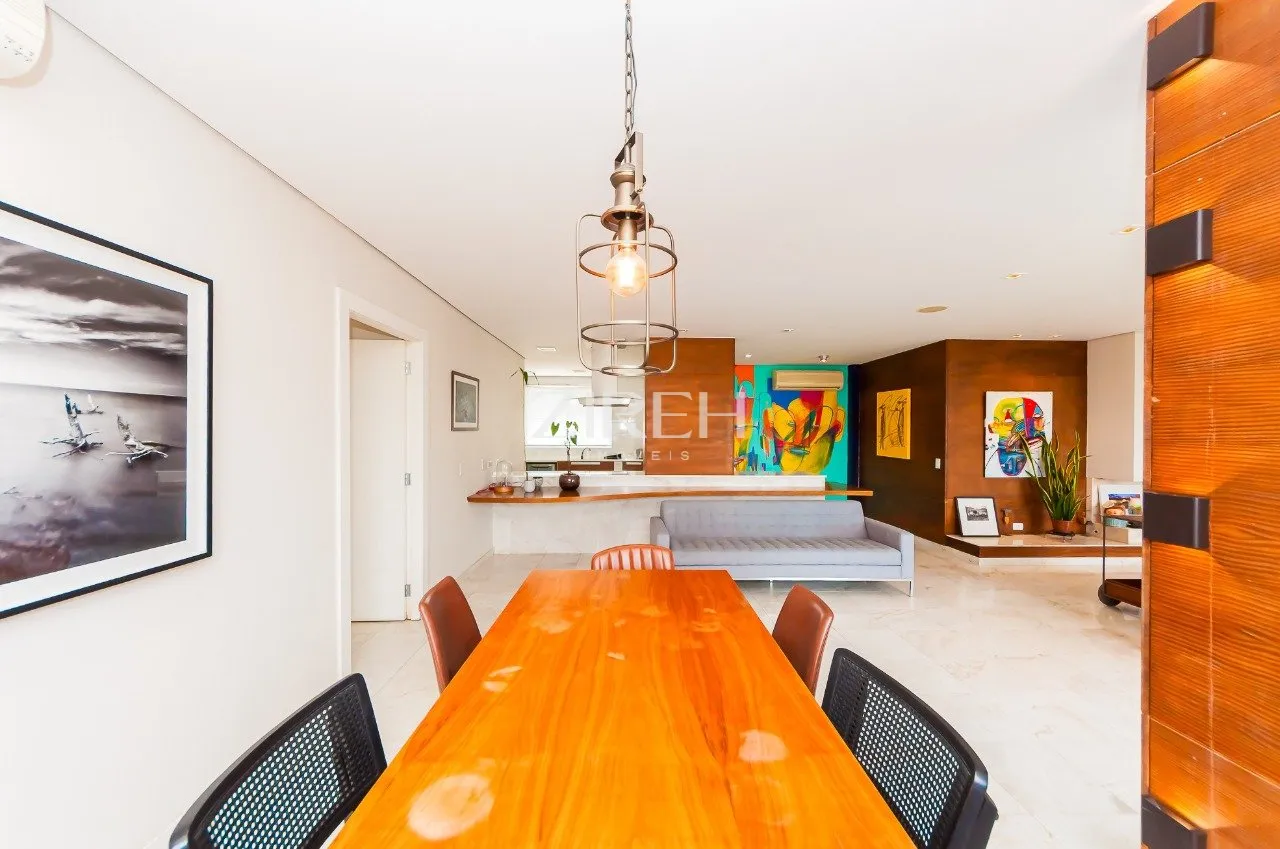 269 m² apartment with 2 bedrooms and an open-plan kitchen — photo 9