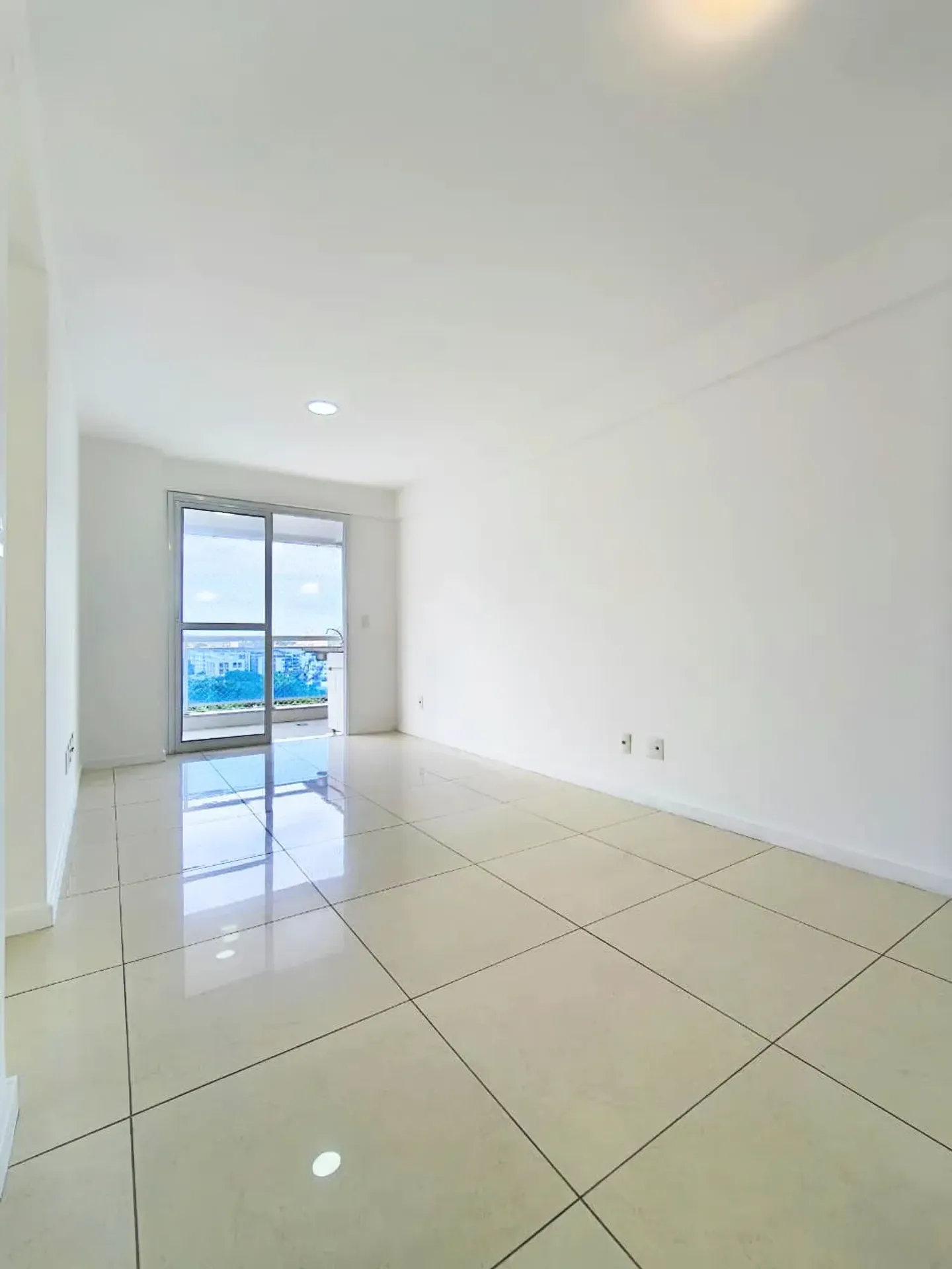 2-bedroom apartment with balcony, closed kitchen — photo 17