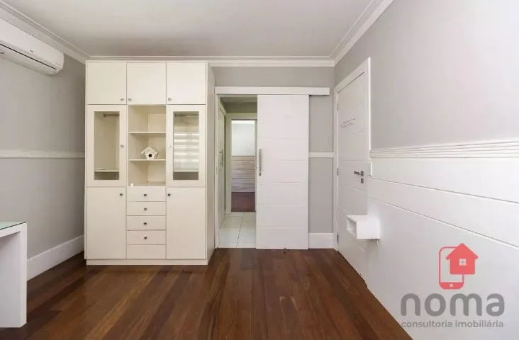 4-bedroom house with a bathtub in Curitiba — photo 7