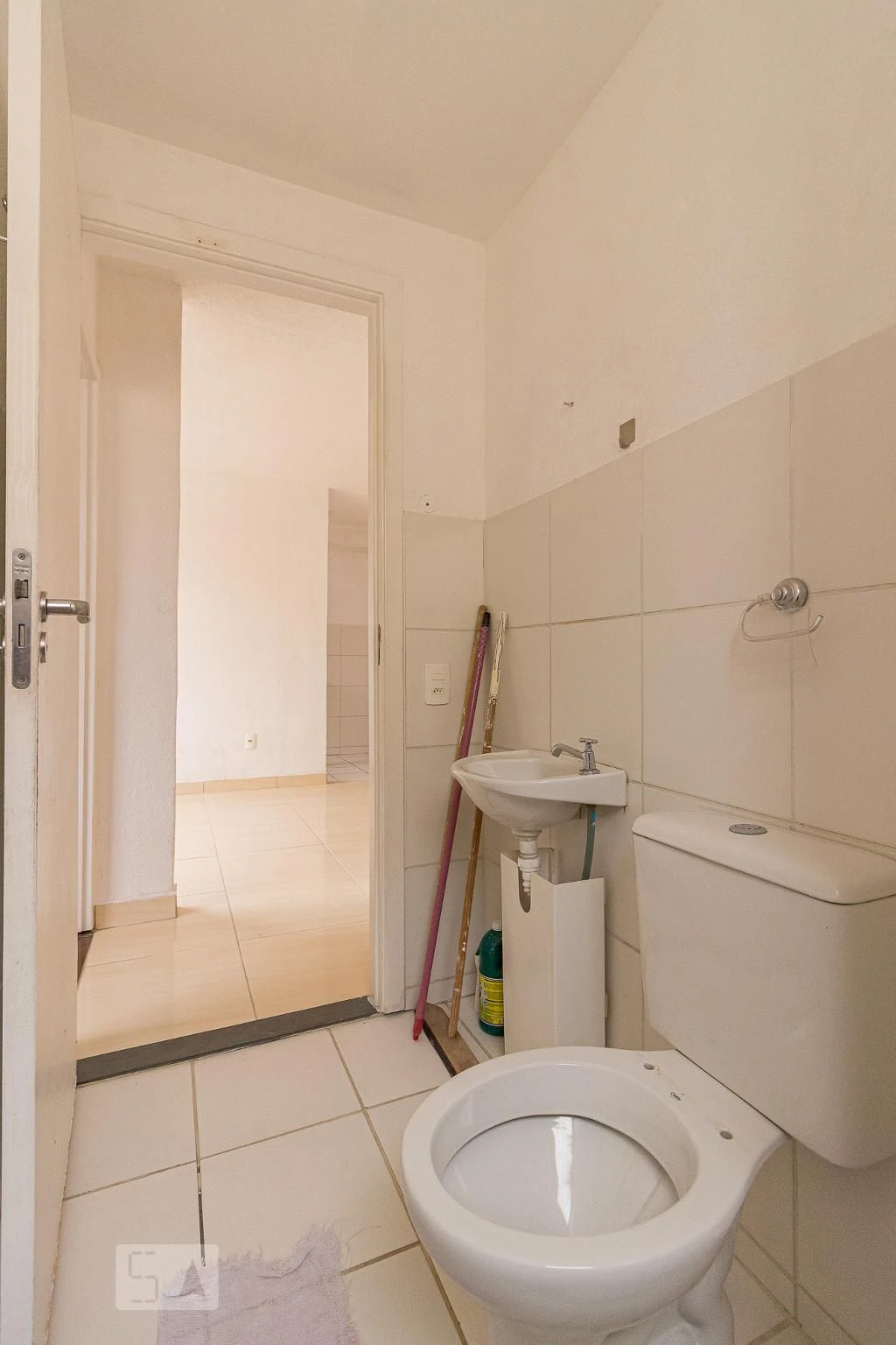 Apartamento sem mobília com cozinha fechada e 2 quartos — photo 24