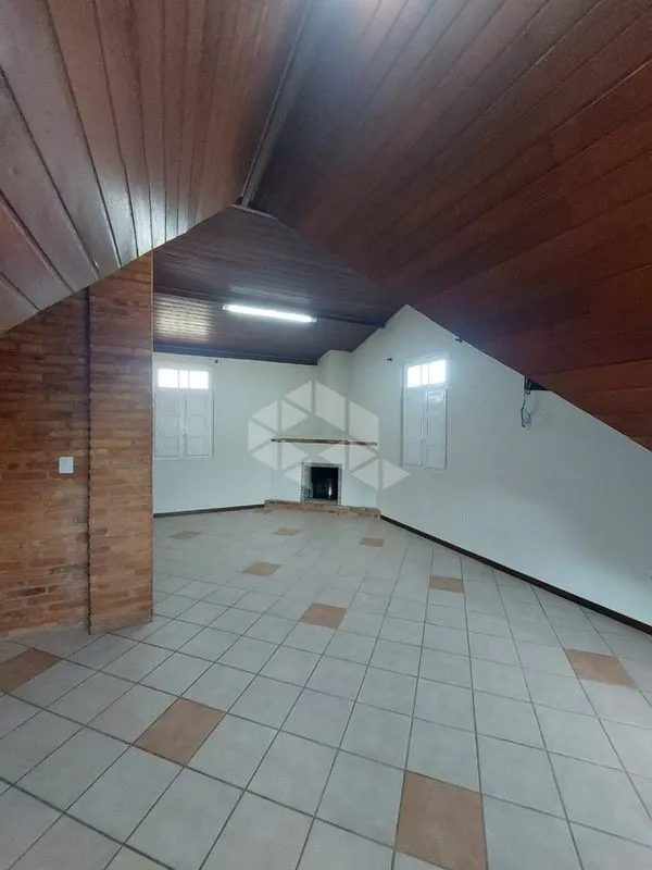 210 m² rental house with 4 bedrooms and a grilled balcony — photo 17