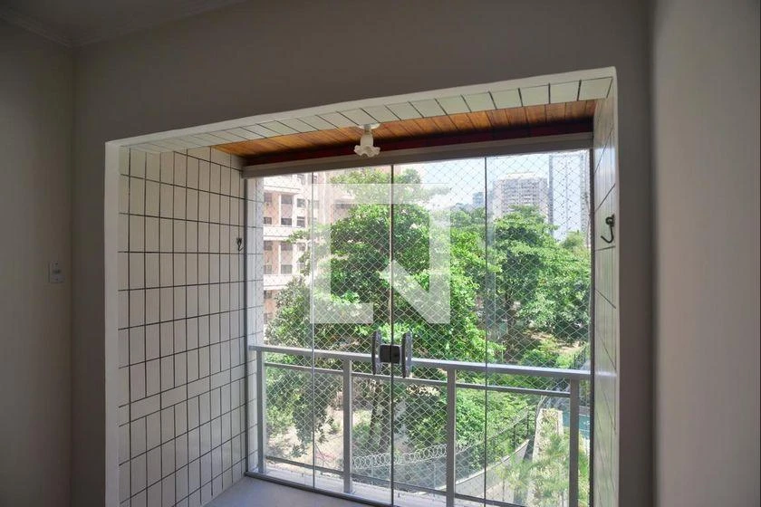 2-bedroom apartment in a building with a gym — photo 3