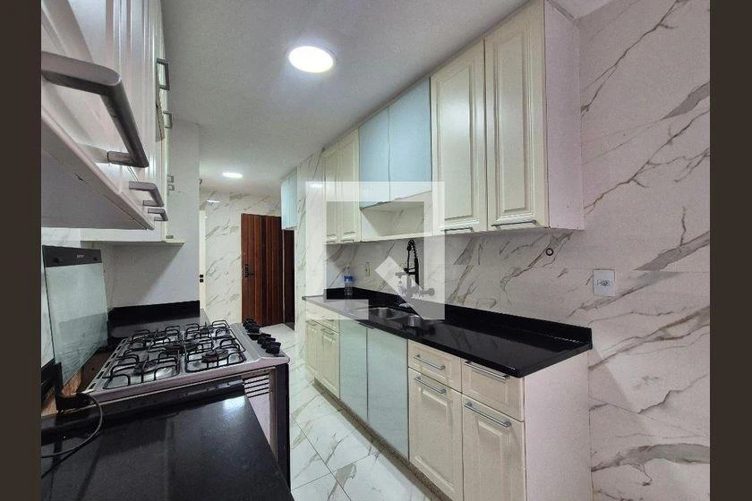 Rental apartment with 3 bedrooms and 208 m² — photo 23