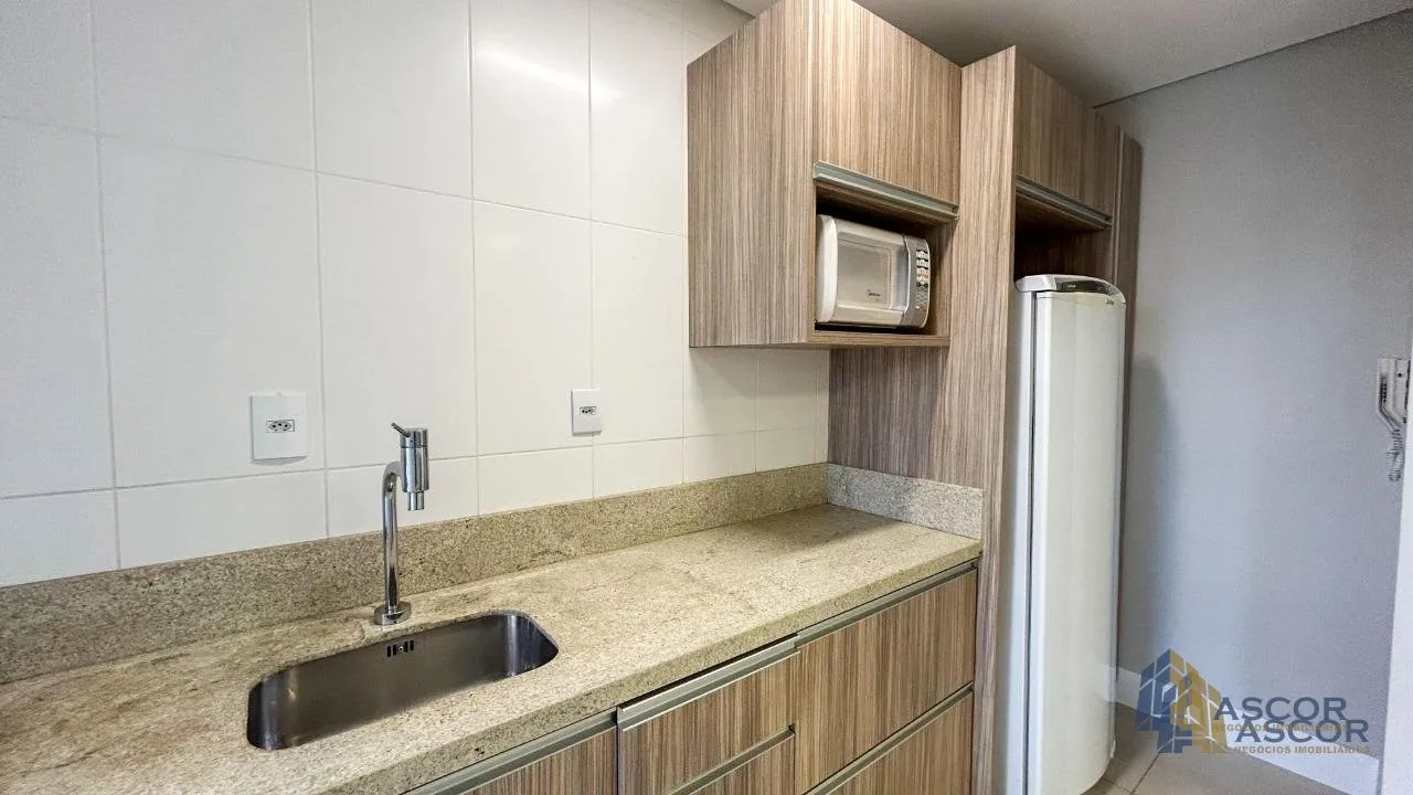 Balcony with a grill in a 2-bedroom apartment, 96 m² — photo 8