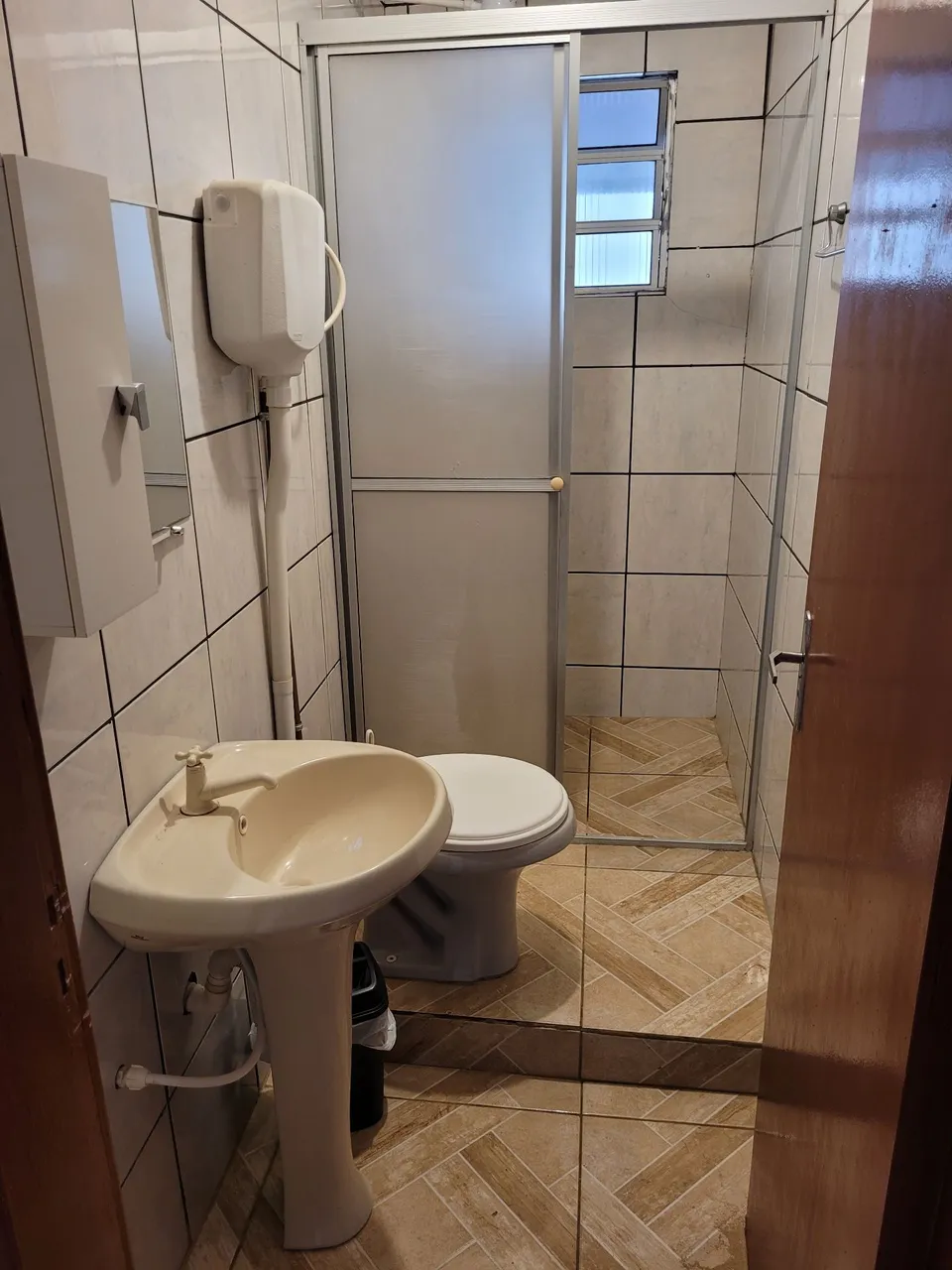 Furnished studio with 1 bedroom and a balcony — photo 4