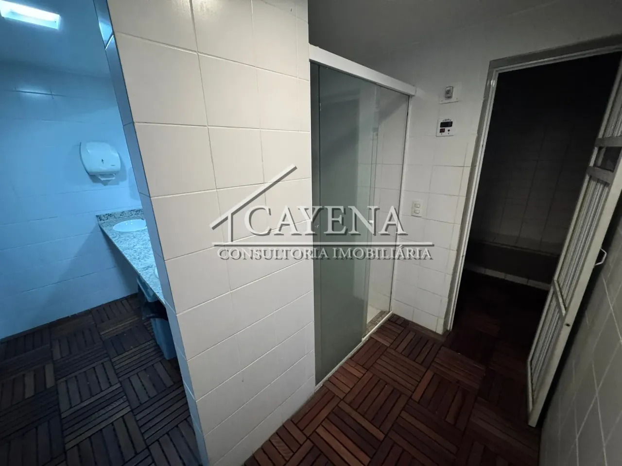 Furnished 1-bedroom apartment with open-plan kitchen — photo 12