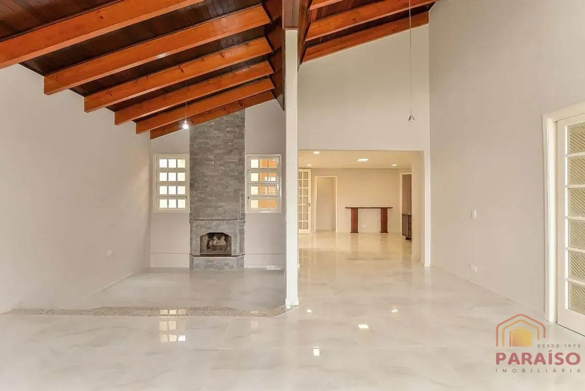 689 m² house with 5 bedrooms and 7 bathrooms — photo 5