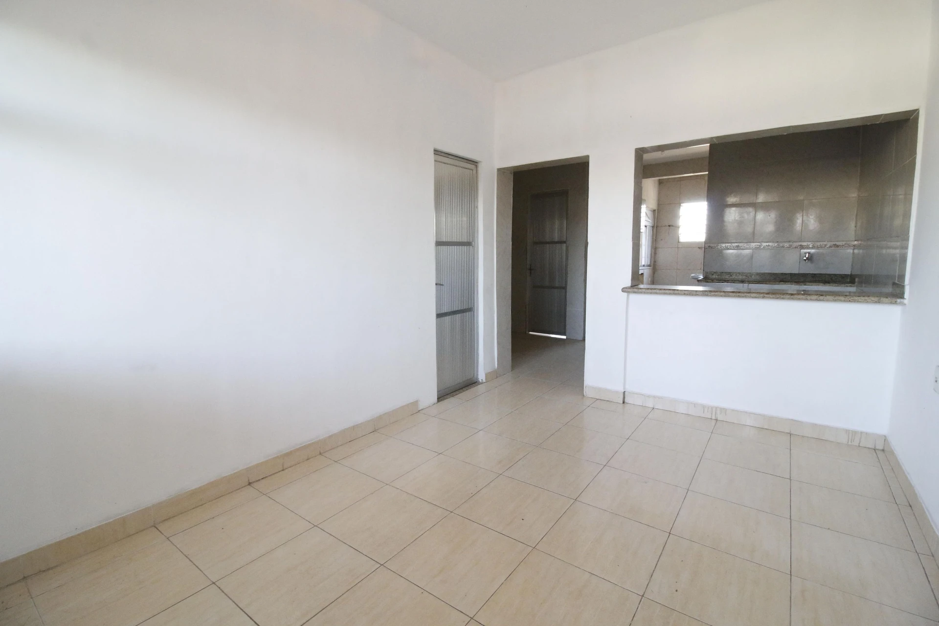 Casa para alugar com 2 quartos e 1 banheiro, sem vaga — photo 17